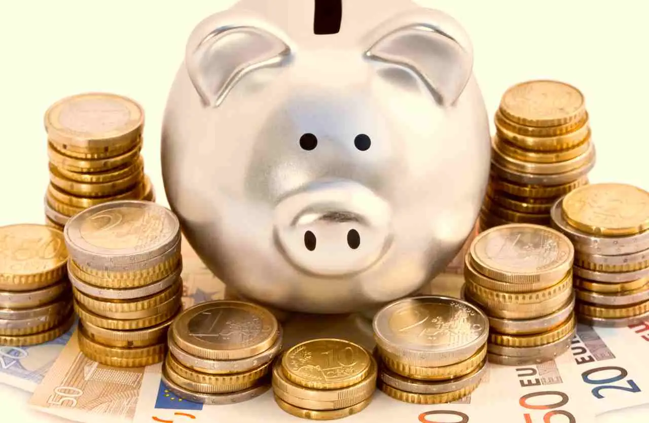 Non tenere i soldi sul conto: ecco come funziona il piano di accumulo che fa crescere i risparmi